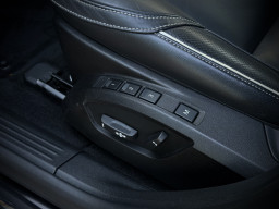VOLVO V40 “R-DESIGN” VOLVO V40 “R-DESIGN”
