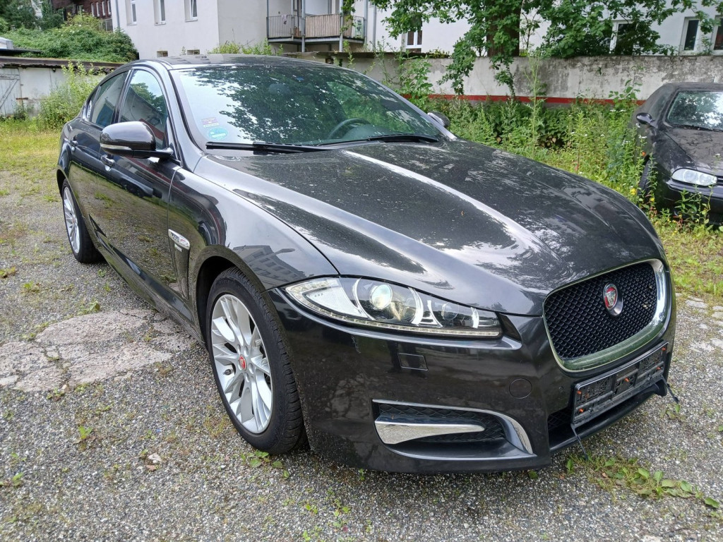 JAGUAR XF “R-SPORT” JAGUAR XF “R-SPORT”