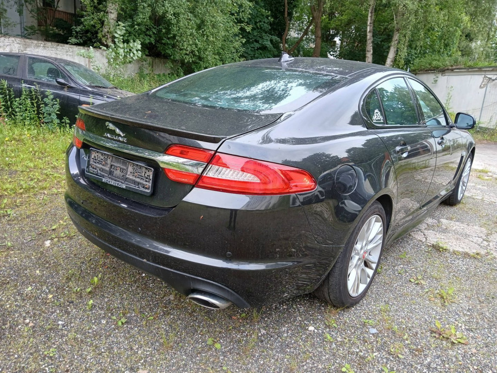 JAGUAR XF “R-SPORT” JAGUAR XF “R-SPORT”