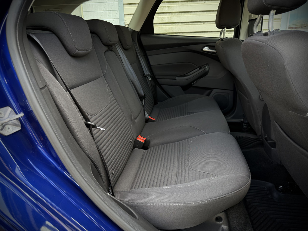 FORD FOCUS ''TITANIUM'' FORD FOCUS ''TITANIUM''