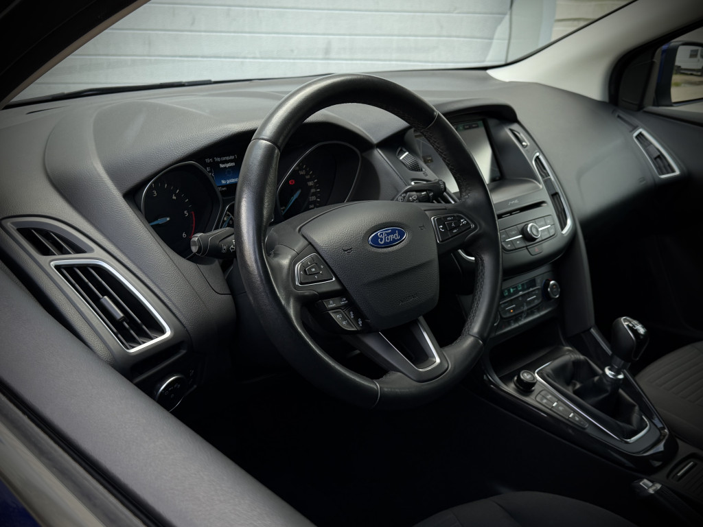 FORD FOCUS ''TITANIUM'' FORD FOCUS ''TITANIUM''