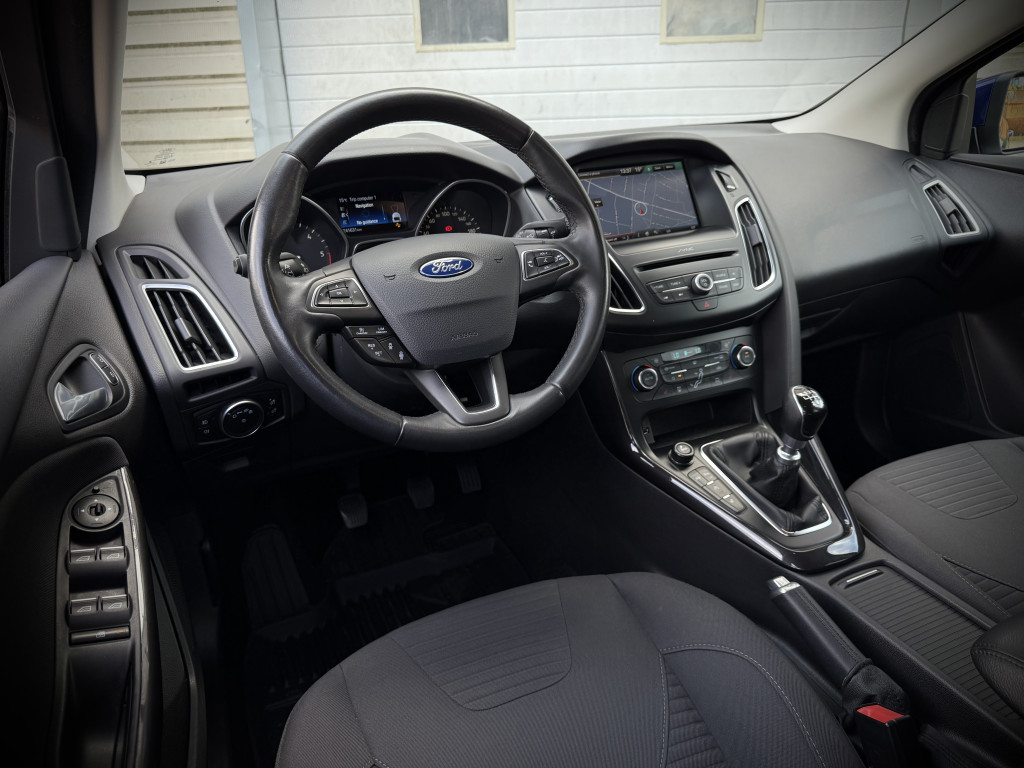 FORD FOCUS ''TITANIUM'' FORD FOCUS ''TITANIUM''