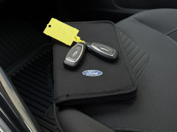 FORD FOCUS ''TITANIUM'' FORD FOCUS ''TITANIUM''