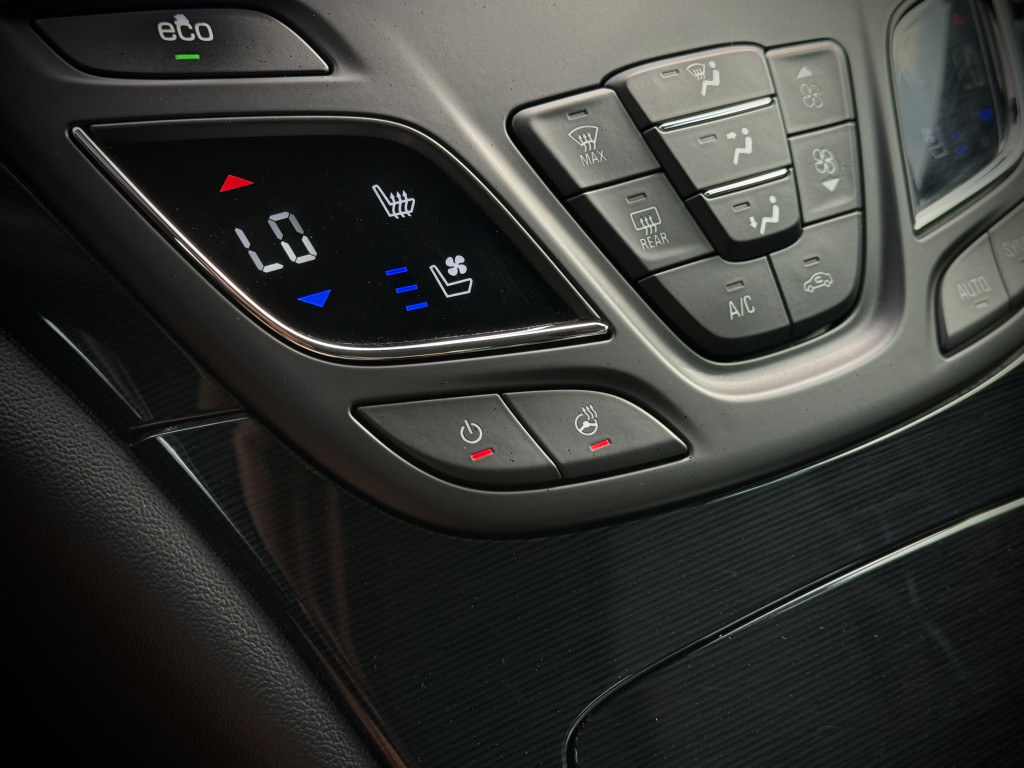 OPEL INSIGNIA ''INNOVATION'' OPEL INSIGNIA ''INNOVATION''