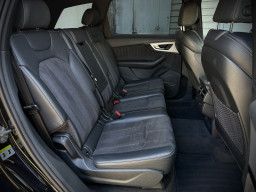 AUDI Q7 S-LINE QUATTRO AUDI Q7 S-LINE QUATTRO