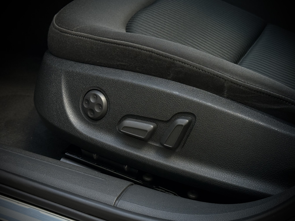 AUDI A4 ''ATTRACTION'' AUDI A4 ''ATTRACTION''