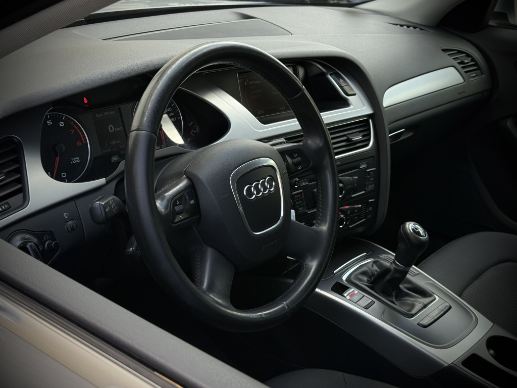 AUDI A4 ''ATTRACTION'' AUDI A4 ''ATTRACTION''