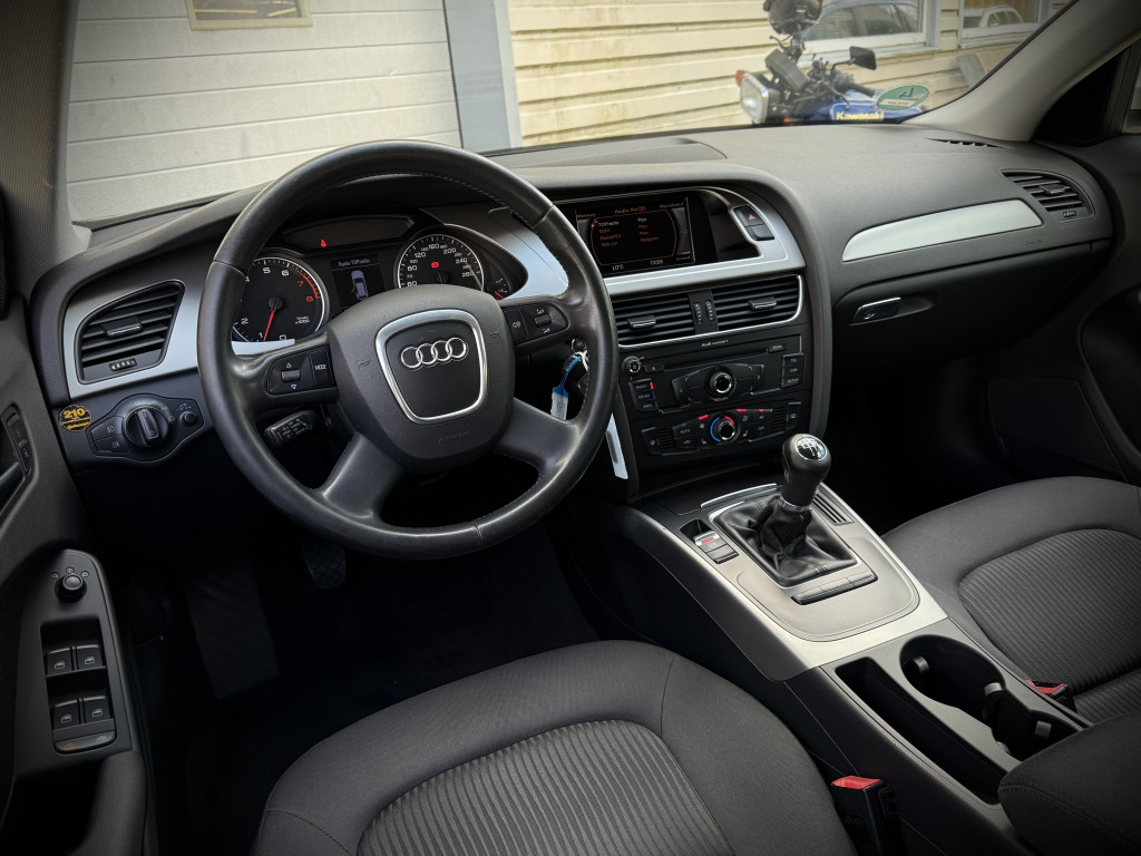 AUDI A4 ''ATTRACTION'' AUDI A4 ''ATTRACTION''