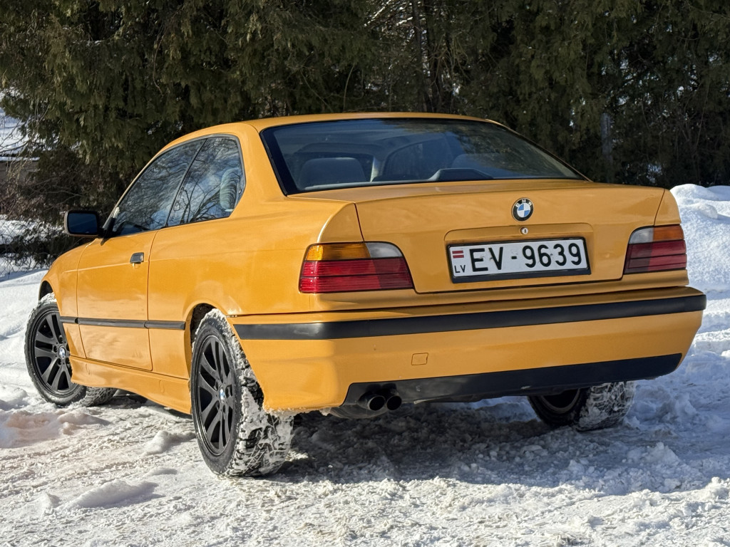 BMW 318i COUPE