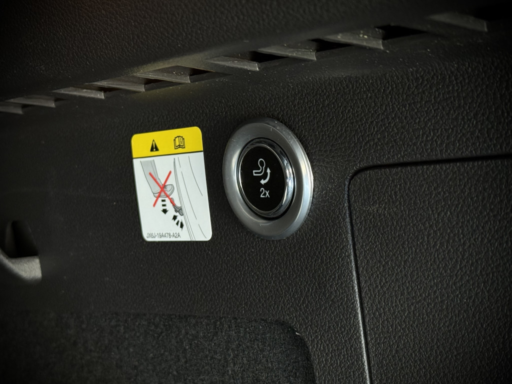 FORD KUGA “ST-LINE” 4X4