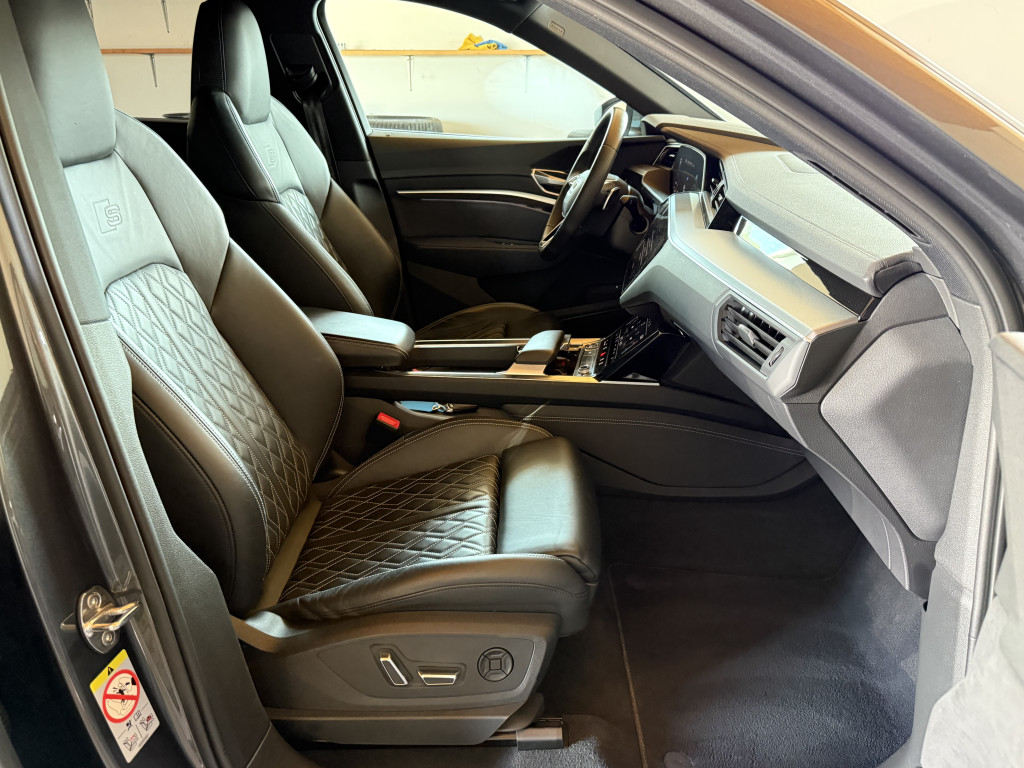 AUDI E-TRON 55 SPORTBACK