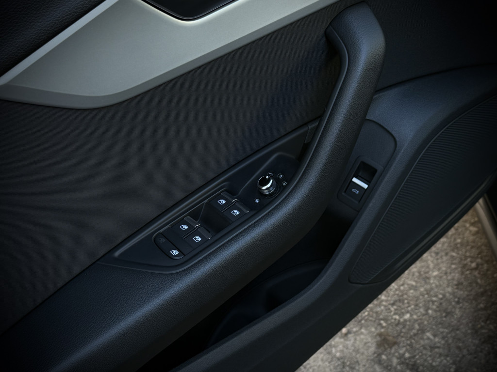 AUDI A4 40TDI S-LINE