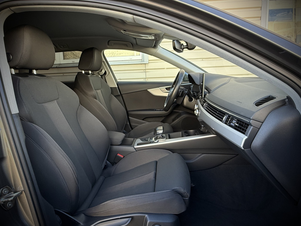 AUDI A4 40TDI S-LINE