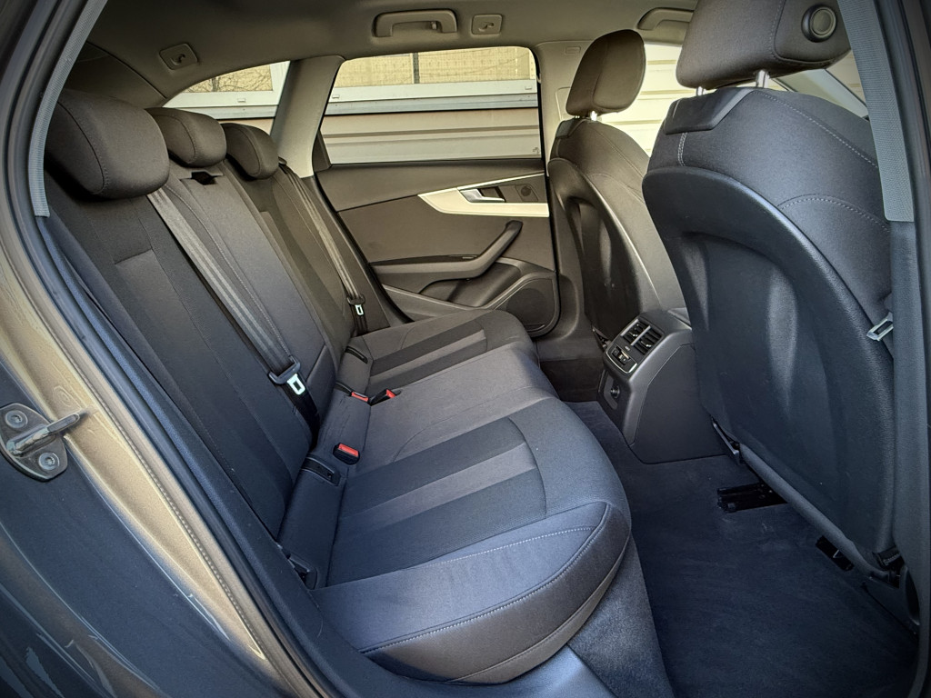 AUDI A4 40TDI S-LINE