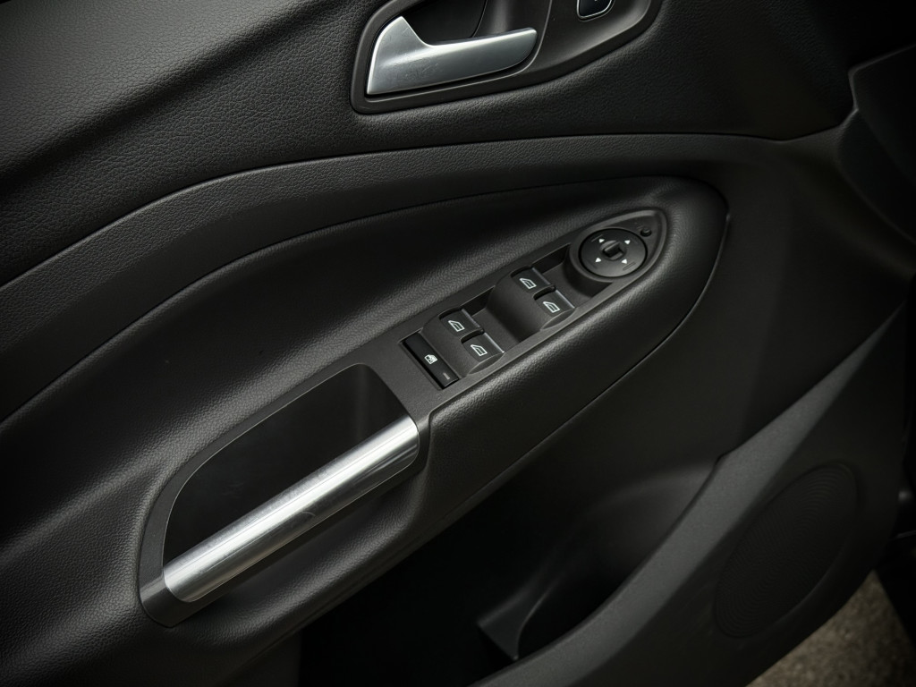 FORD KUGA “ST-LINE” 4X4