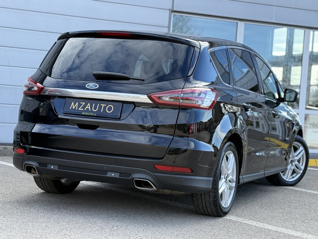 FORD S-MAX “TITANIUM”