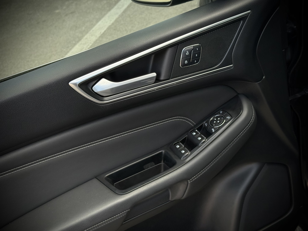 FORD S-MAX “TITANIUM”