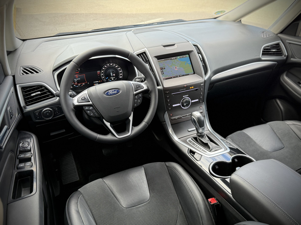 FORD S-MAX “TITANIUM”