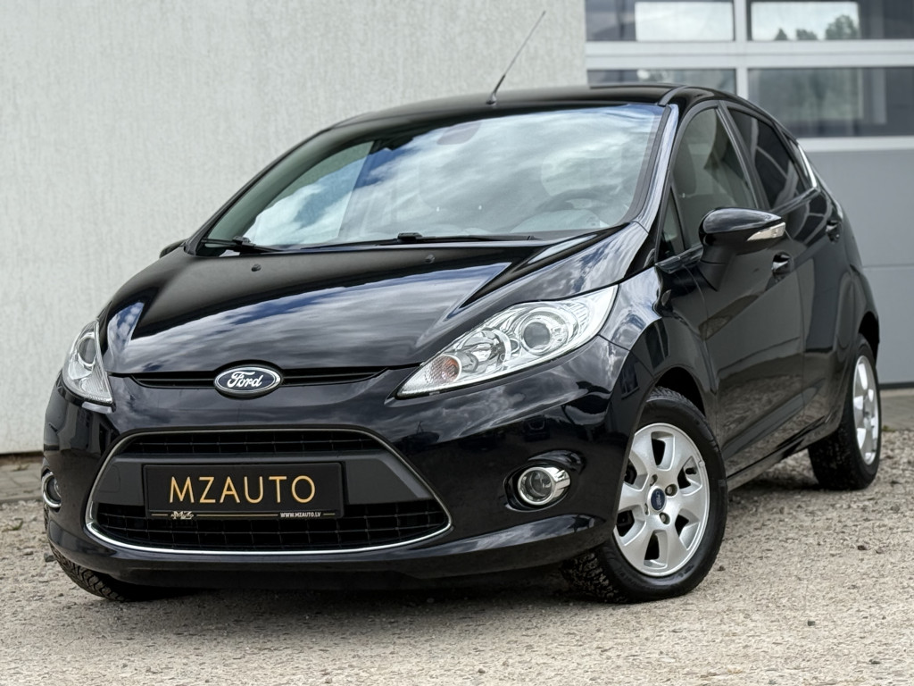 FORD FIESTA “TITANIUM”