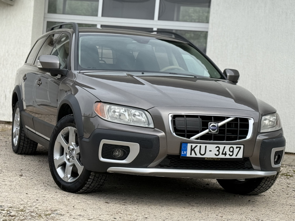 VOLVO XC70 AWD