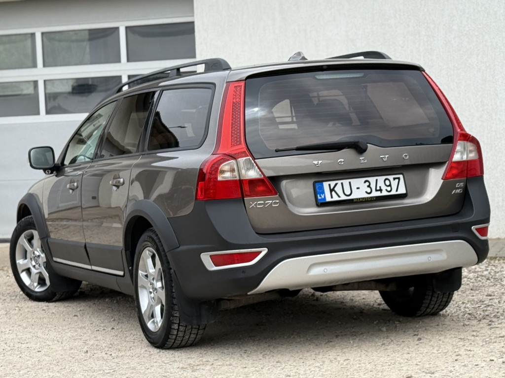 VOLVO XC70 AWD