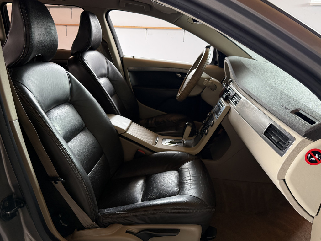VOLVO XC70 AWD