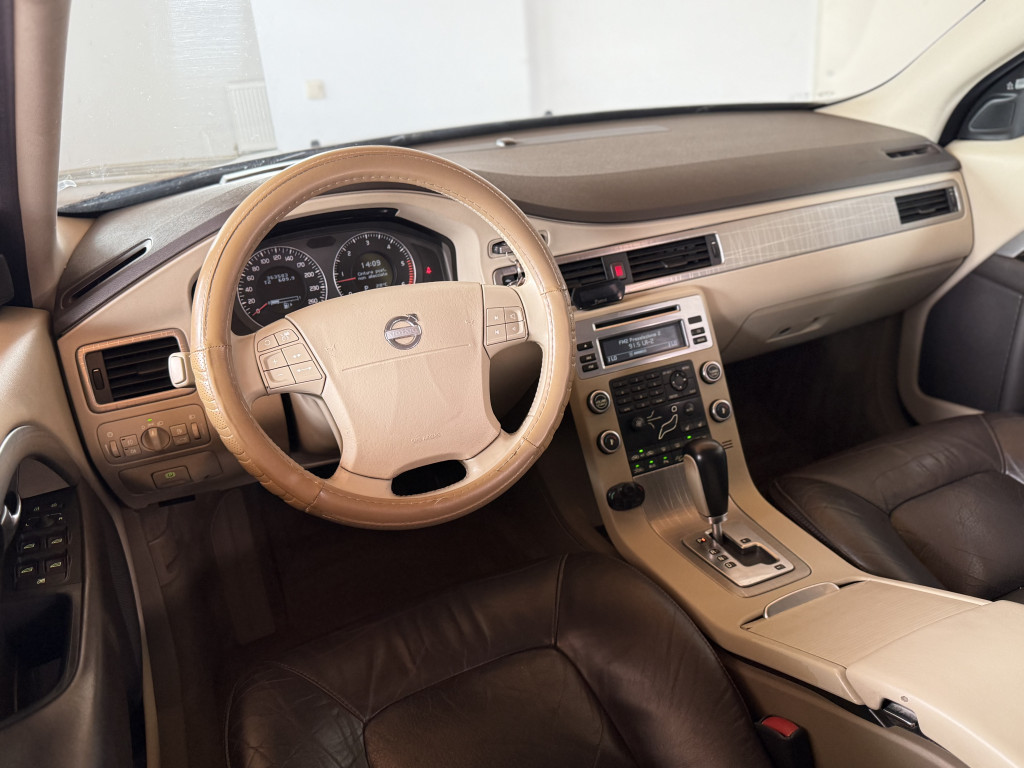 VOLVO XC70 AWD