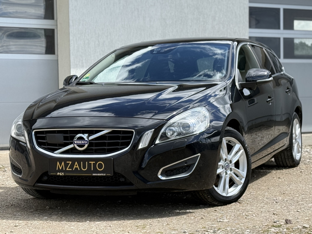 VOLVO V60 “SUMMUM”
