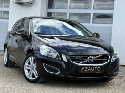 VOLVO V60 “SUMMUM”