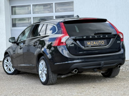VOLVO V60 “SUMMUM”