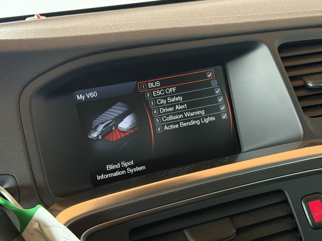 VOLVO V60 “SUMMUM”