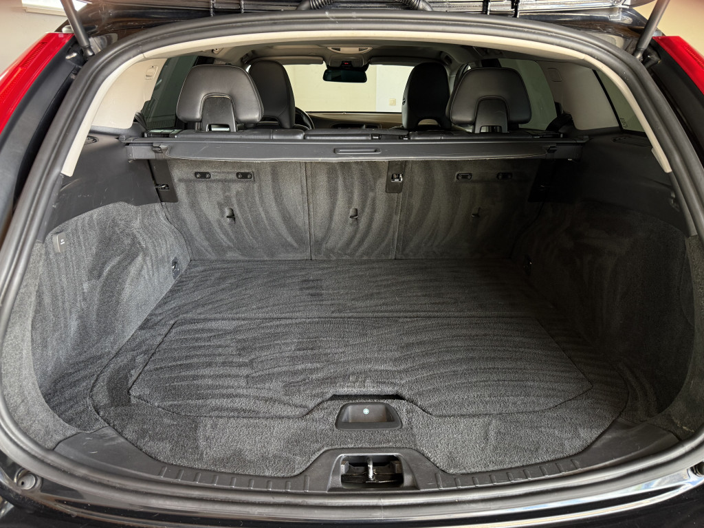 VOLVO V60 “SUMMUM”