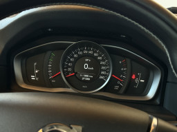 VOLVO V70 D3