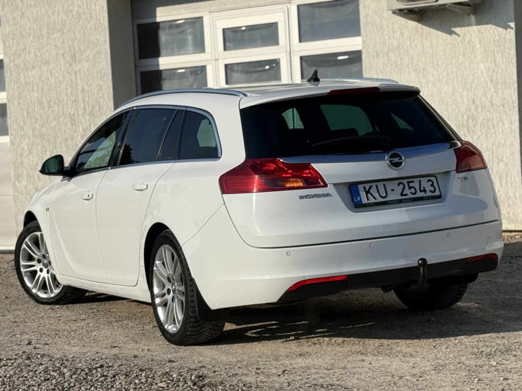 OPEL INSIGNIA