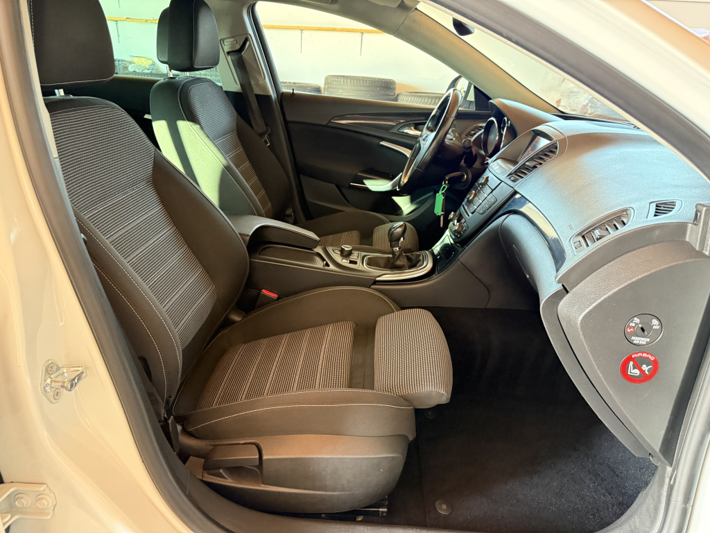OPEL INSIGNIA