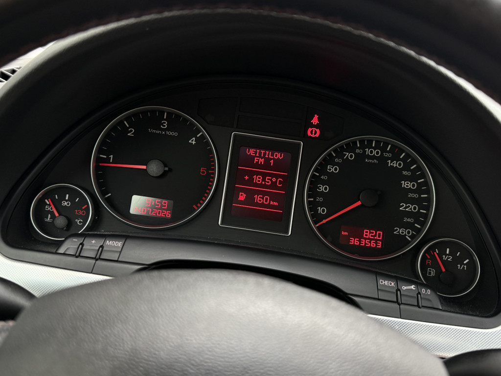 AUDI A4 