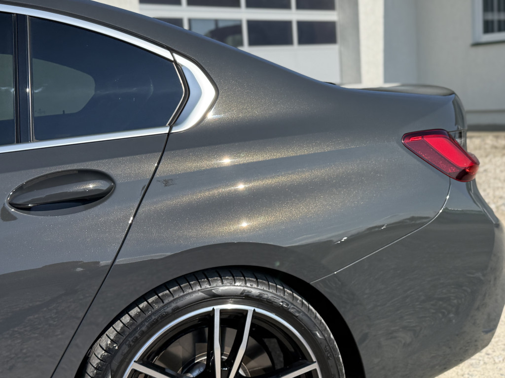 BMW 330I “M-SPORTSPAKET”