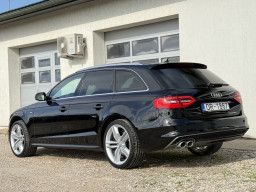 AUDI A4 S-LINE