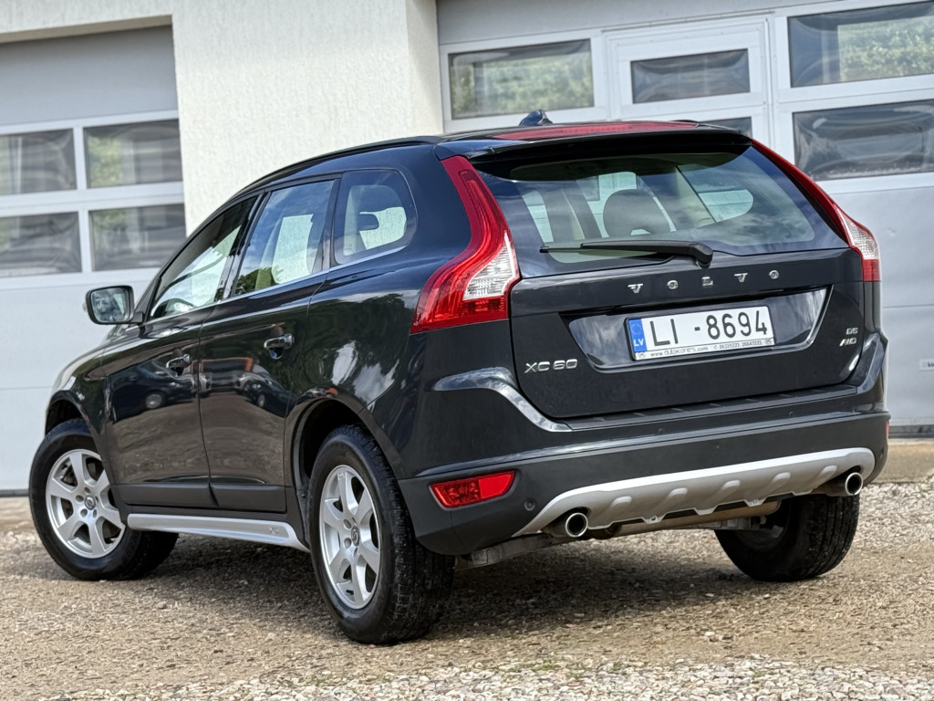 VOLVO XC60 AWD