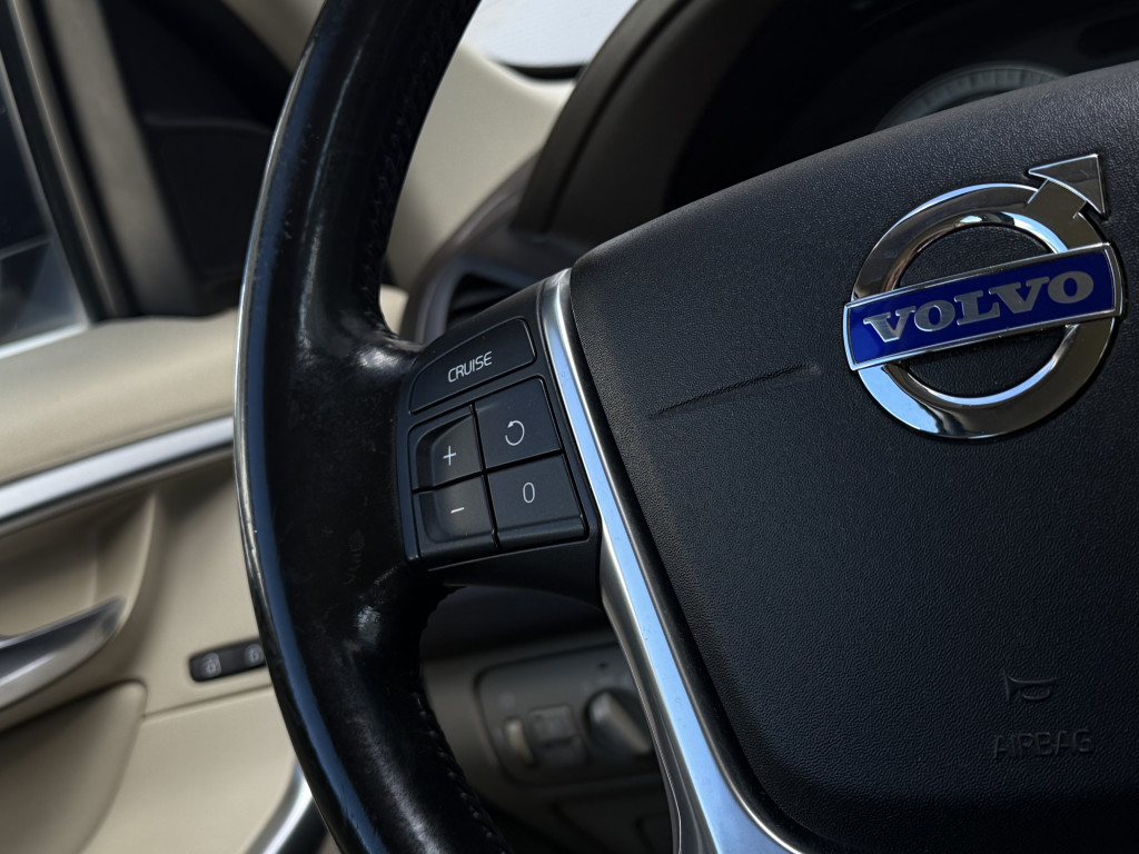 VOLVO XC60 AWD