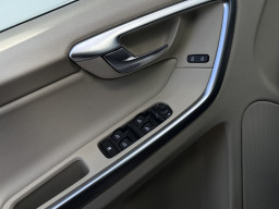 VOLVO XC60 AWD
