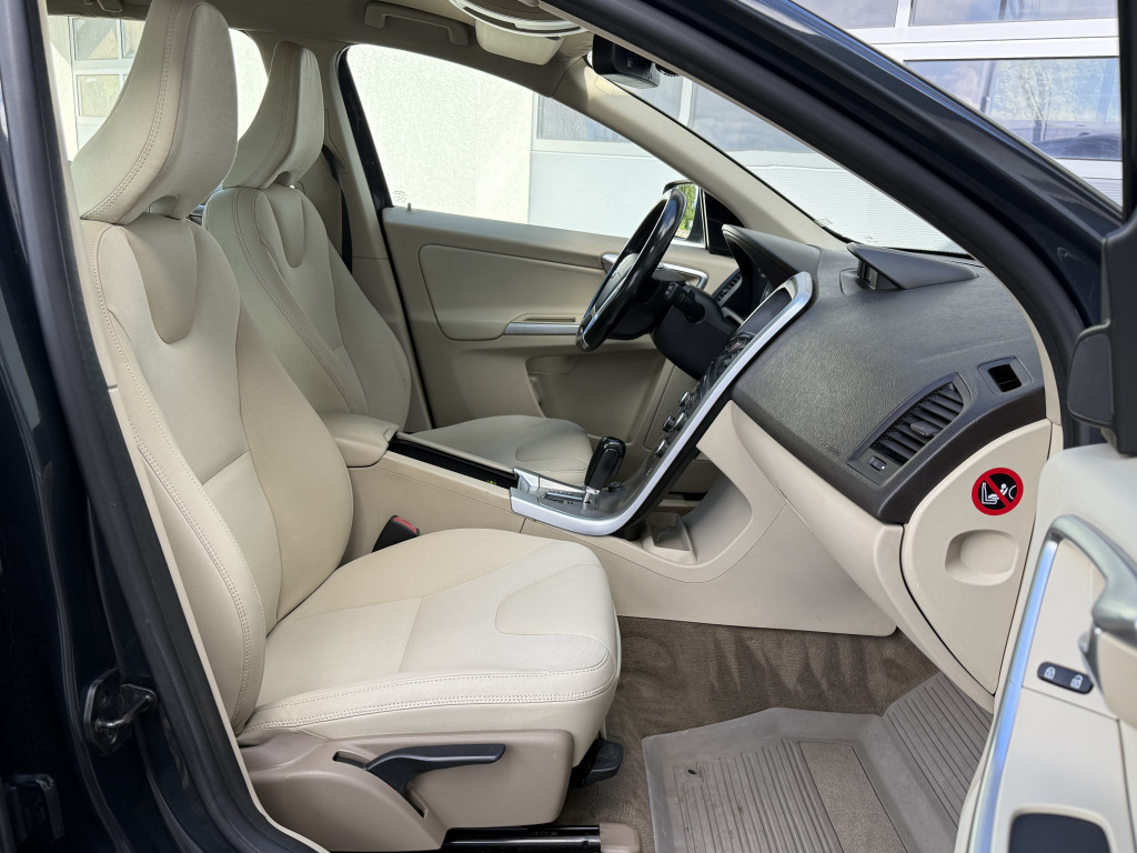 VOLVO XC60 AWD