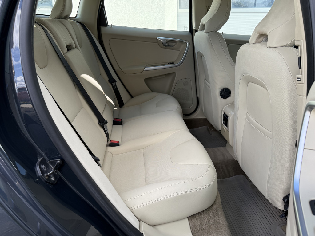 VOLVO XC60 AWD