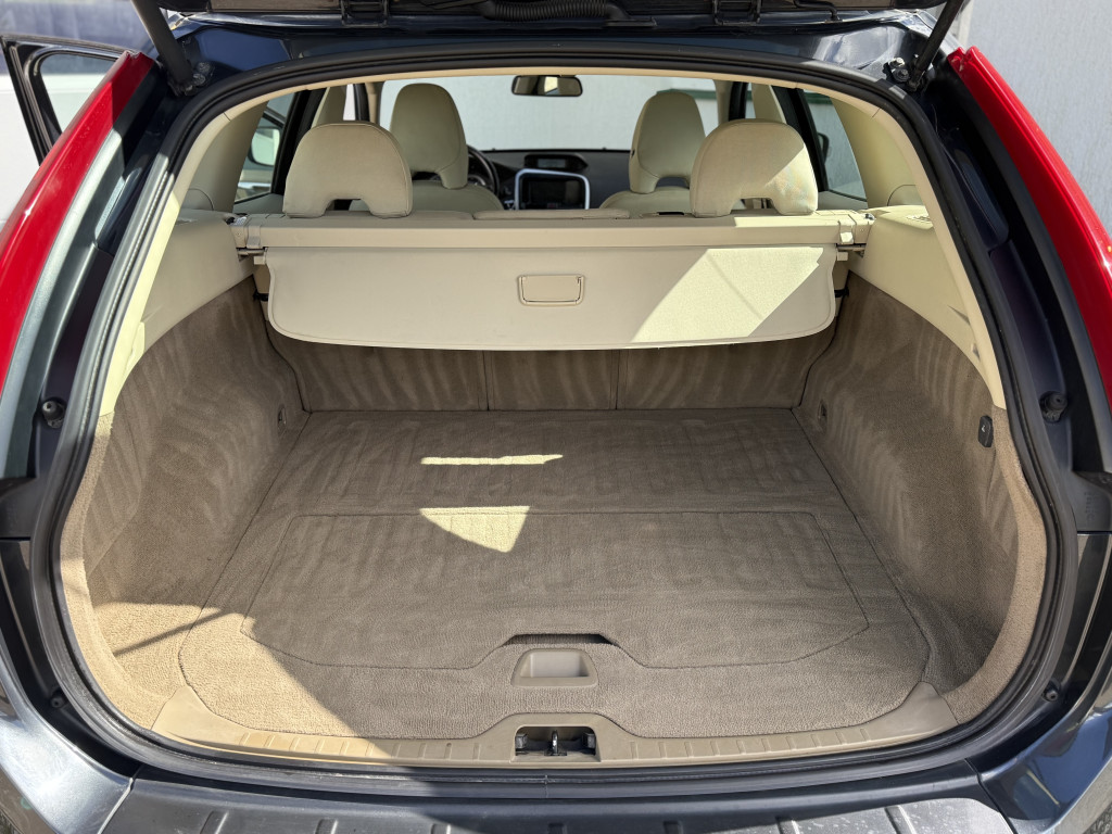 VOLVO XC60 AWD