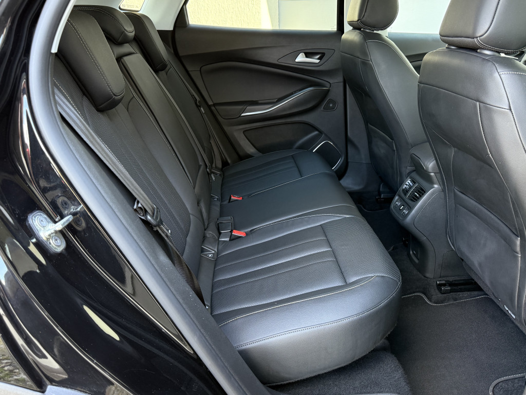 OPEL GRANDLAND X “ULTIMATE”