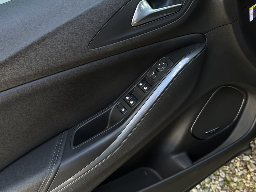 OPEL GRANDLAND X “ULTIMATE”