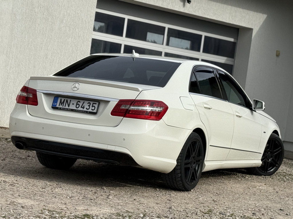 MERCEDES BENZ E220 “AMG”