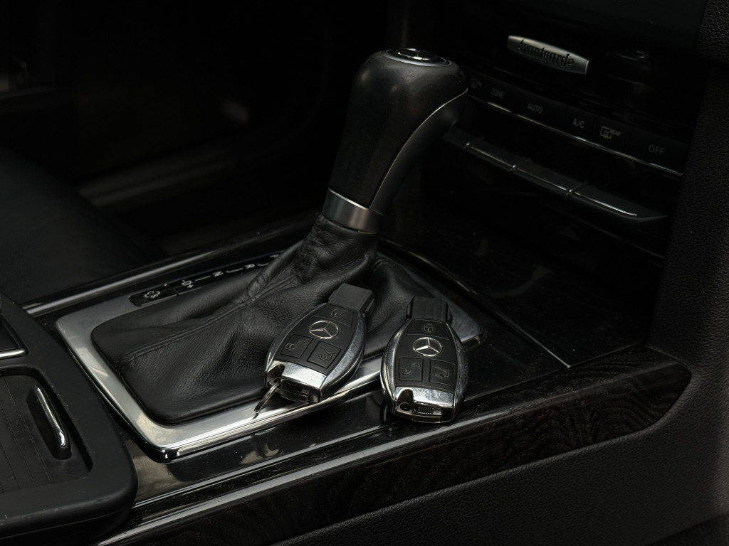 MERCEDES BENZ E220 “AMG”