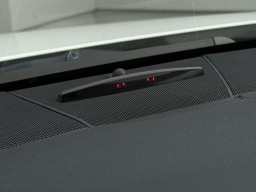 MERCEDES BENZ E220 “AMG”