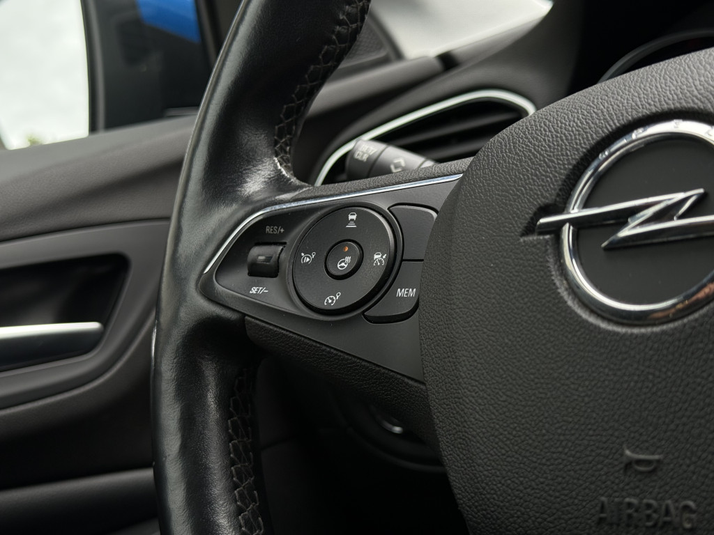OPEL GRANDLAND X “ULTIMATE”